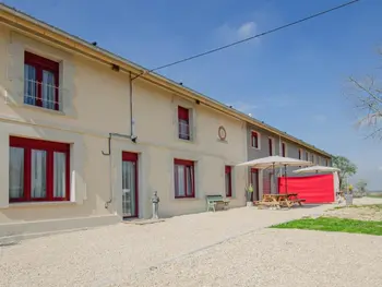 Casa rural en Joncreuil,Maison spacieuse avec piscine, jardin privé, espace bien-être, proche lacs et sites touristiques FR-1-543-326 N°996935