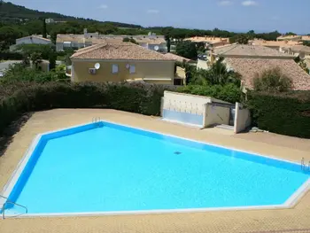 Appartement à Cap d'Agde naturisme, Studio rénové climatisé avec piscine, parking inclus, à Agde - L997212