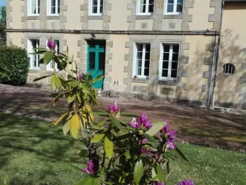 Gite à Gipcy,Maison de maître XIXe avec piscine, étang à proximité et équipements modernes FR-1-489-505 N°997275