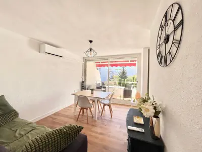 Appartement à La Grande Motte, Appartement rénové climatisé avec parking privé près des plages, commerces et restaurants - L997282