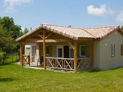 Chalet à La Chapelle Hermier, Chalet 3 chambres avec piscine chauffée, proche Lac du Jaunay et plages de Saint-Gilles-Croix-de-Vie - L997300