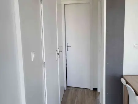 Charmant Chalet 2 Chambres avec Terrasse à 100m du Lac de Jouarres, Piscine Chauffée, Climatisation - Photo 11