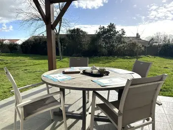 Casa en L'Aiguillon sur Vie,Maison familiale confortable, 4 couchages, près des plages et commerces, jardin et wifi inclus FR-1-224-809 N°997794