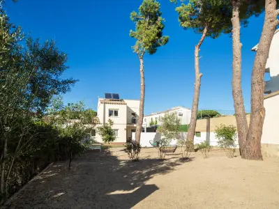 Maison à L'Escala, Maison avec piscine privée, proche plage et port, jardin, terrain de pétanque et parking à Torroella de Montgrí - L997938