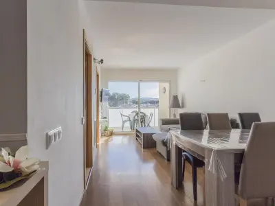 Appartement à L'Escala, Appartement à 30m de la plage avec terrasse, parking, TV Sat & Wifi - 2 ch, 4 pers - L997941