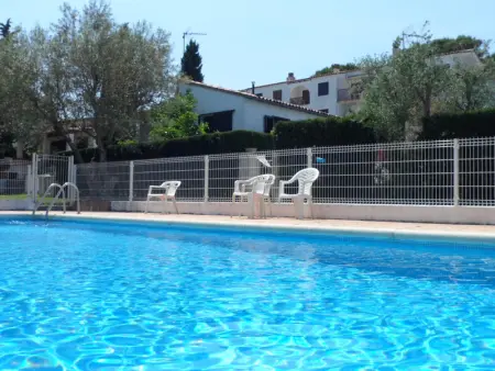 Appartement à L'Escala, Appartement à Torroella de Montgrí avec piscine, climatisation, et terrasse - L997965