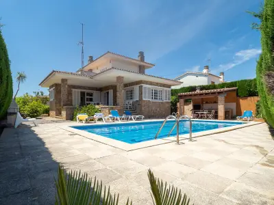 Maison à L'Escala, Belle villa 8 pers. avec piscine privée, WiFi et à 300m de la plage - L997971