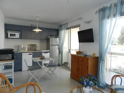 Appartement à Le Lavandou, Studio avec terrasse, parking privatif et proche plage - Le Lavandou - L998045