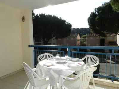 Appartement à Le Lavandou, Appartement T2 avec Cabine, Piscine, Parking Privé - Proche Plage et Commerces, Le Lavandou - L998047