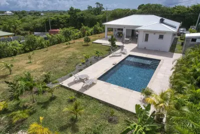 Villa à Saint François, Villa avec piscine et proximite plage - N°998155