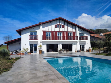 Location Villa à Arbonne,Grande villa basque contemporaine avec piscine FR-1-239-1029 N°998271