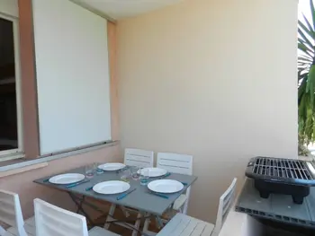 Appartement à Bormes les Mimosas, Charmant T2 à Bormes-les-Mimosas, 4 couchages, parking, proche mer et commerces, ménage inclus - L998280