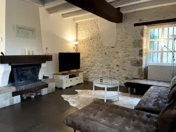 Gite à Souvigny,Maison spacieuse avec jardin, piscine, spa et activités pour tous à Souvigny FR-1-489-511 N°998445