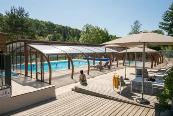 Cabane à Saint Paulien, Camping La Rochelambert - Lodge Bois 4 Saisons Confort 37m² (2 chambres) dont terrasse couverte 12m² + Côté Rivière 510869 N°695868