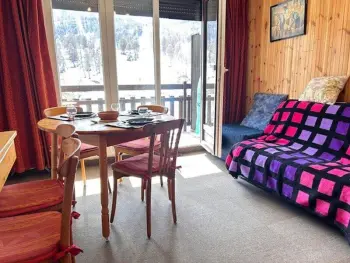 Appartement à Risoul,Appartement 4 couchages, skis aux pieds, proche commerces à Risoul FR-1-330-580 N°999133