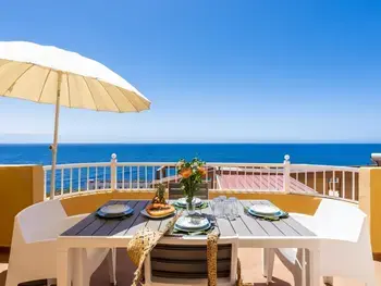 Apartamento en Radazul,Triplex en bord de mer avec piscine, parking et terrasses à Radazul ES-324-4 N°999385