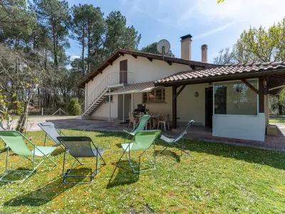 Casa en Parentis en Born,Maison landaise rénovée, 6 pers: proche lac, plage, surf, jardin, terrasse, vélos et ménage inclus FR-1-319-545 N°999504