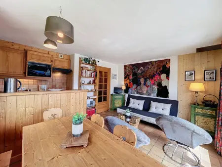 Appartement Mont Blanc : 2 chambres, terrasse, parking et équipements modernes - Photo 2