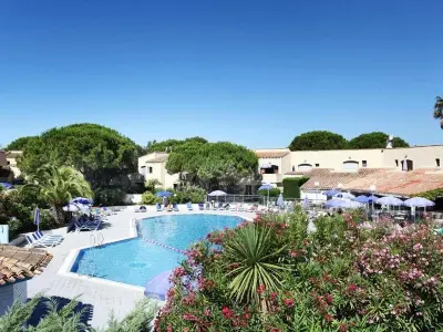 Appartement à Cap d'Agde, 2 pièces avec terrasse, piscine chauffée, proche plage et port - L999522