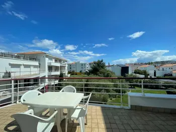 Appartement à Royan, Appartement lumineux et spacieux avec terrasses et ascenseur en centre-ville de Royan - L999666