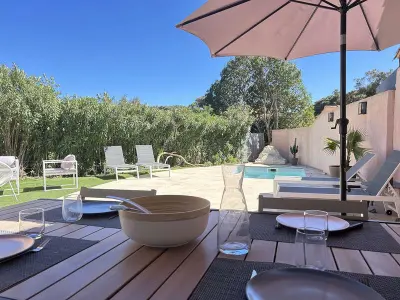 Maison à Sainte Maxime, Mazet climatisé avec jardin, piscine privée et proche mer, 3 pièces, 6 couchages à Sainte-Maxime - L999769
