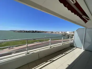 Appartement à Royan, Studio rénové avec grande terrasse et garage à Royan - L999782