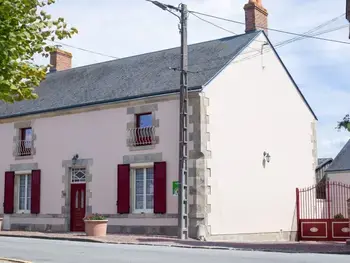 Agriturismo a Aschères le Marché,Charmante fermette rénovée avec cour privée, proche de Paris et facile d'accès par autoroutes FR-1-590-17 N°999788