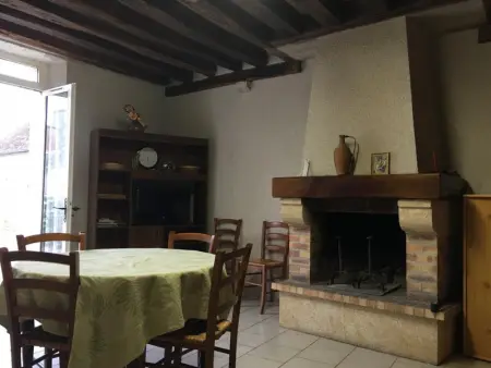 Maison cosy proche de Blois avec cheminée, cour fermée, animaux acceptés et activités variées à proximité - Photo 2