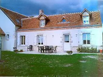 Gite à Cour Cheverny,Gîte au coeur des Châteaux de la Loire avec jardin clos, cheminée et équipements modernes. FR-1-491-360 N°999927