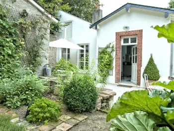 Gite à Blois,Gîte de Charme au Cœur de Blois avec Jardin Privé, Garage et Équipements Modernes FR-1-491-425 N°999991