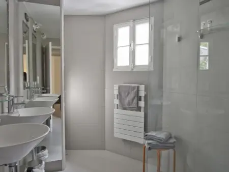 Gîte de Charme au Cœur de Blois avec Jardin Privé, Garage et Équipements Modernes - Photo 12