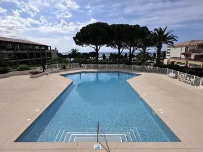 Appartement à Les Issambres, Appartement T2 avec piscine et vue mer proche plages - L1000024