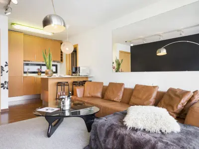 Appartement à Barcelone, Appartement pour Cadres à Sarrià – Pedralbes: Confort, Parking et Proximité Metro - L1000142