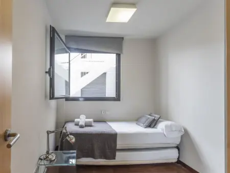 Appartement Moderne avec Terrasse et Piscine proche Parc Güell, Barcelone - Photo 13