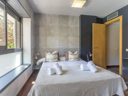 Appartement Moderne avec Terrasse et Piscine proche Parc Güell, Barcelone - Photo 19