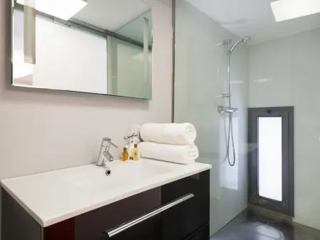 Appartement avec Terrasse Privée, Piscine et Parking au Centre de Barcelone - Photo 11