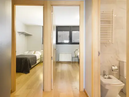 Appartement avec Terrasse Privée, Piscine et Parking au Centre de Barcelone - Photo 13