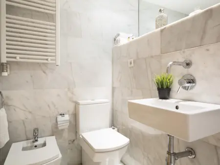 Appartement avec Terrasse Privée, Piscine et Parking au Centre de Barcelone - Photo 16