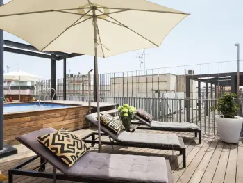 Appartement à Barcelone,Appartement pour 8 avec piscine, proche Arc de Triomphe - Barcelone ES-328-4 N°1000172