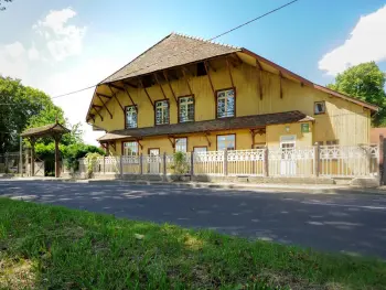 Apartamento en Méry sur Seine,Grand gîte à la ferme avec jardin et WiFi à Méry-sur-Seine FR-1-543-317 N°1000583