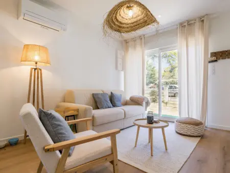 Maison rénovée 2023 à 300m de la mer avec terrasse, jardin clos, clim et wifi - Photo 3