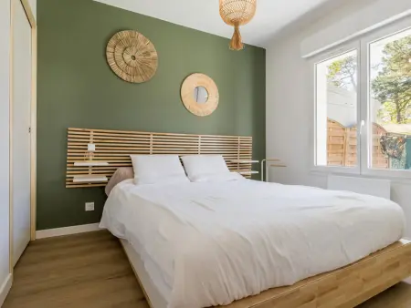 Maison rénovée 2023 à 300m de la mer avec terrasse, jardin clos, clim et wifi - Photo 4