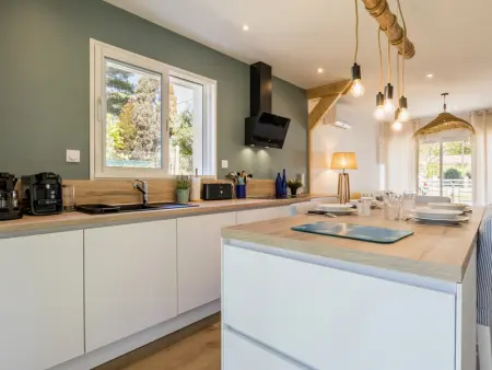 Maison rénovée 2023 à 300m de la mer avec terrasse, jardin clos, clim et wifi - Photo 6