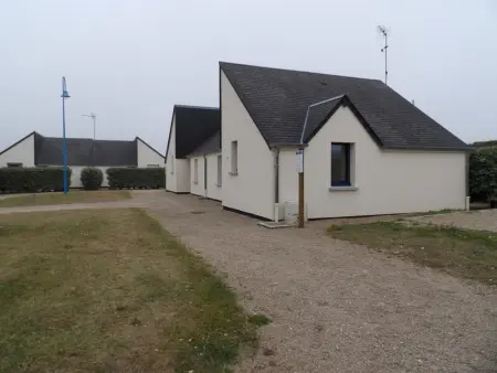 Maison en Bord de Mer à Surtainville - 2 Chambres, WiFi, Animaux Acceptés, Plage à Proximité - Photo 8