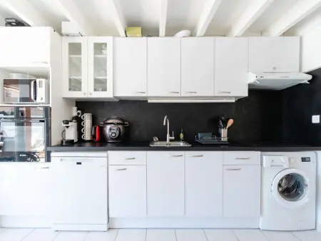 Pavillon climatisé avec piscine, terrasse, parking, et Wi-Fi à Gruissan - Photo 3