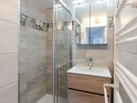 Pavillon climatisé avec piscine, terrasse, parking, et Wi-Fi à Gruissan - Photo 16