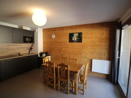 Confortable T3 à 50m des pistes avec piscine et parking gratuits - Photo 2