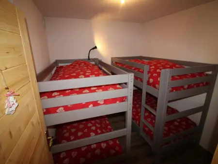 Confortable T3 à 50m des pistes avec piscine et parking gratuits - Photo 5