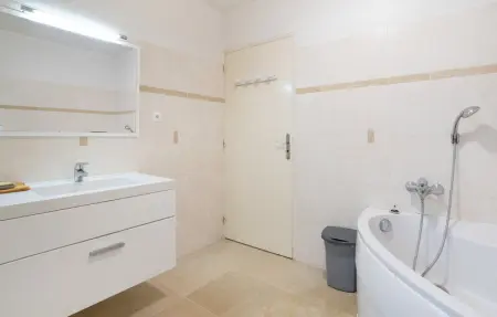 Location Maison 6 personnes à Plan d'Aups Sainte Bau - Photo 7