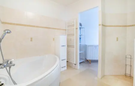 Location Maison 6 personnes à Plan d'Aups Sainte Bau - Photo 17